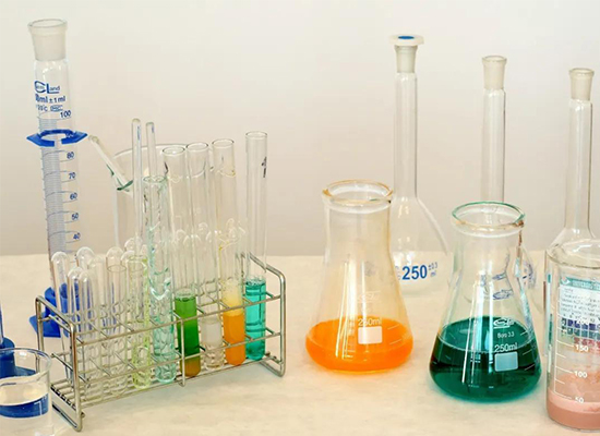 進(jìn)實(shí)驗(yàn)室的第一件事，為什么是刷瓶子？