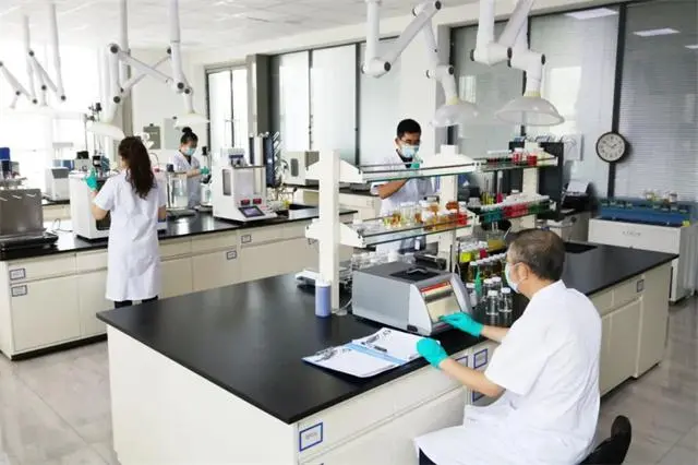 實驗室玻璃器皿清洗機：高效、安全、無憂的潔凈伙伴